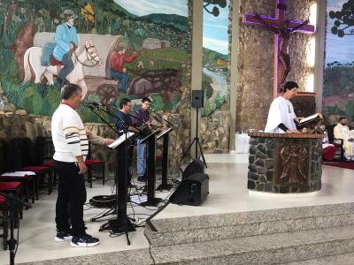 Missa dos Movimentos Marianos foi a 2Âª celebraÃ§Ã£o do dia no SantuÃ¡rio de Laranjeiras do Sul (12/10)